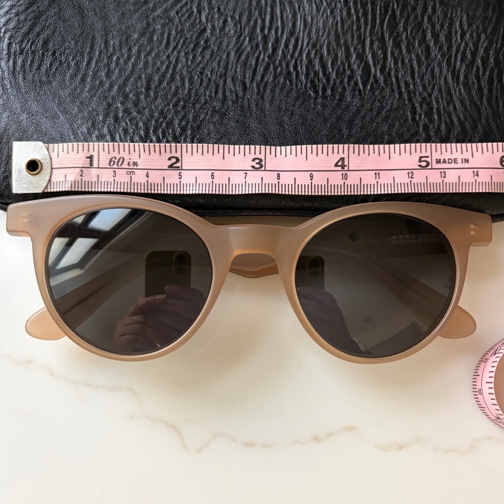 NWOT Anine Bing Beige Sunglasses with Black Case - Picture 6 of 7